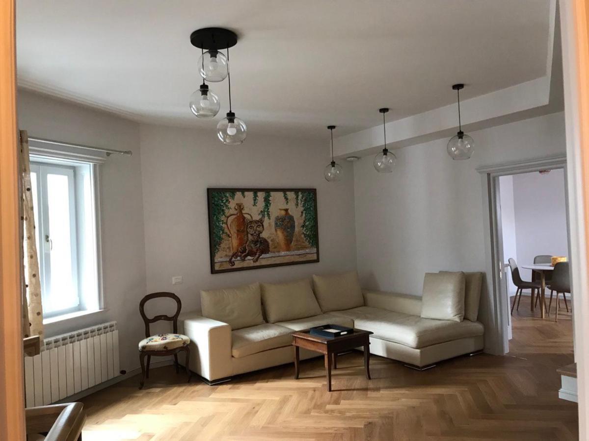 Augsburg Apart Piatra Neamt Exterior photo